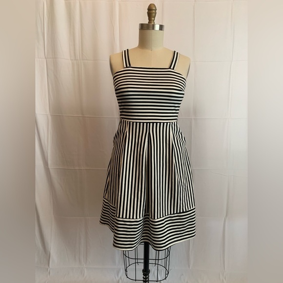 Nwot Brixon Ivy Black & White Striped
Ponte Bib Fit & Flare Summer Dress medium - Picture 9 of 12